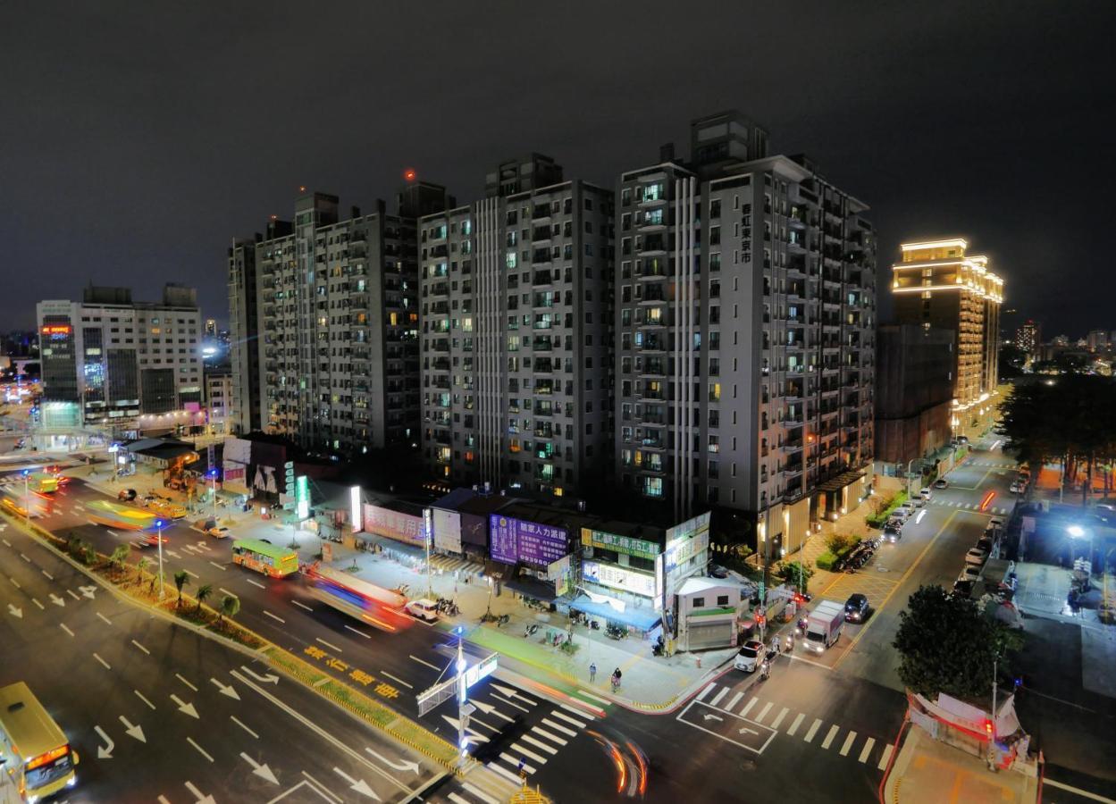 Modern Inn Taichung Bagian luar foto